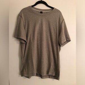 Mens gray Lululemon T-shirt size large.